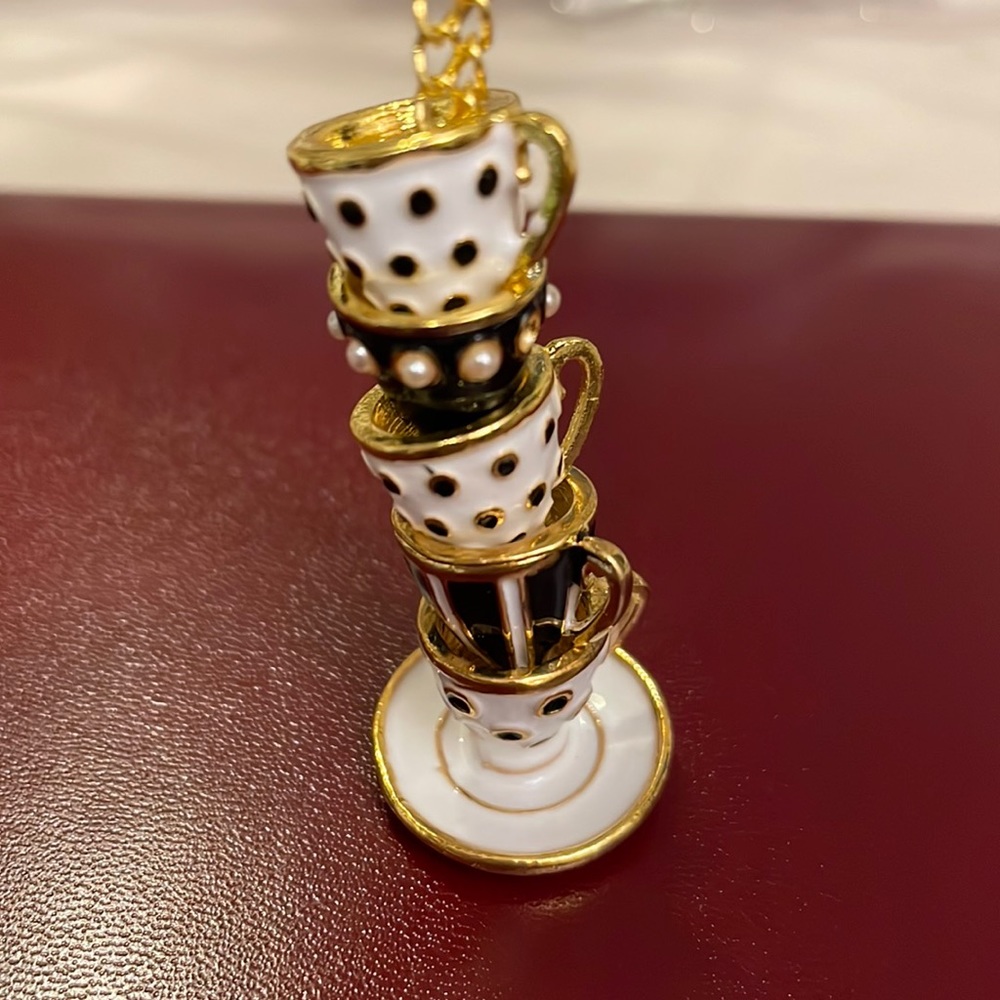 Teacups stack necklace